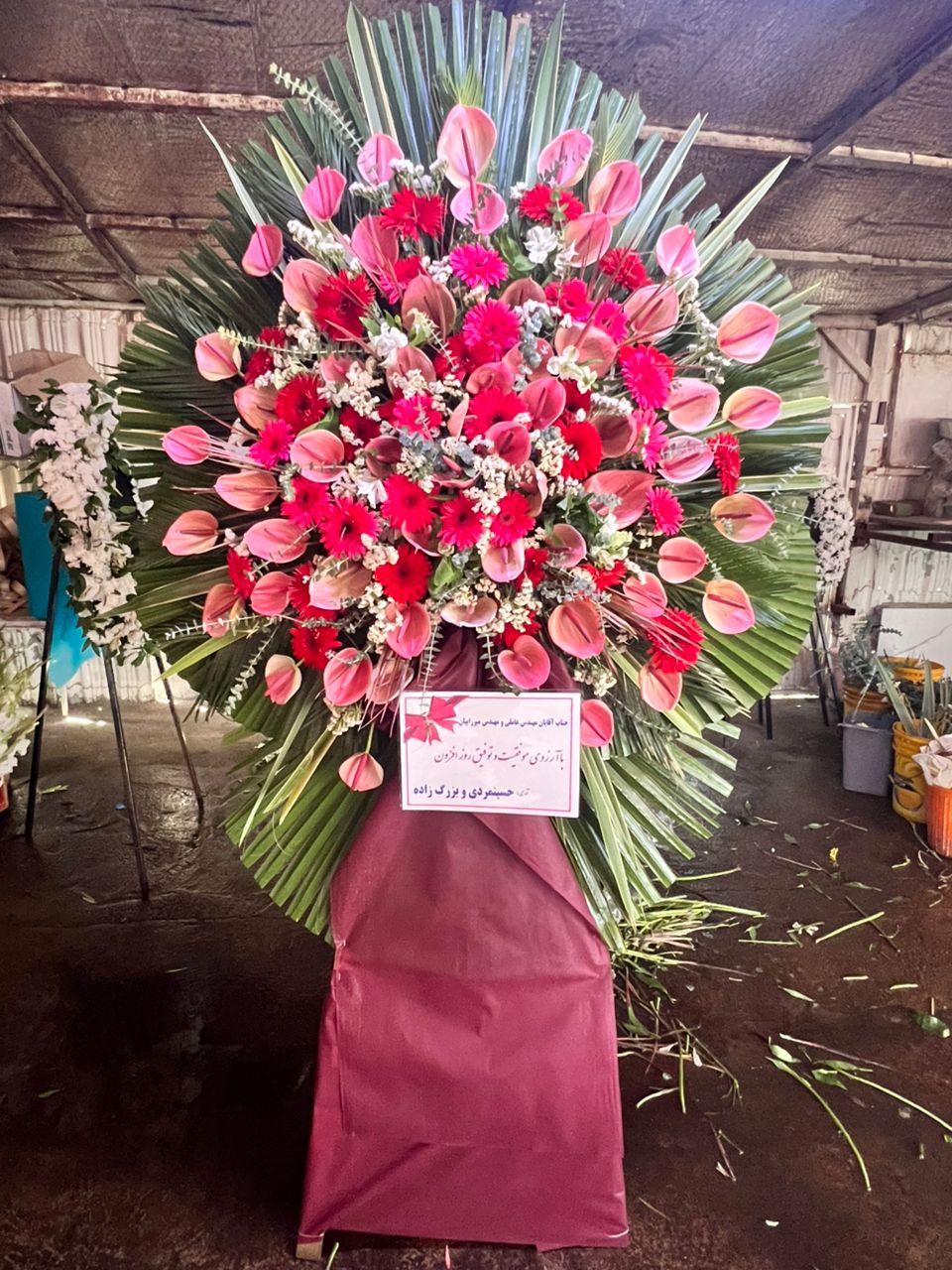 تاج گل یک طبقه کلاسیک